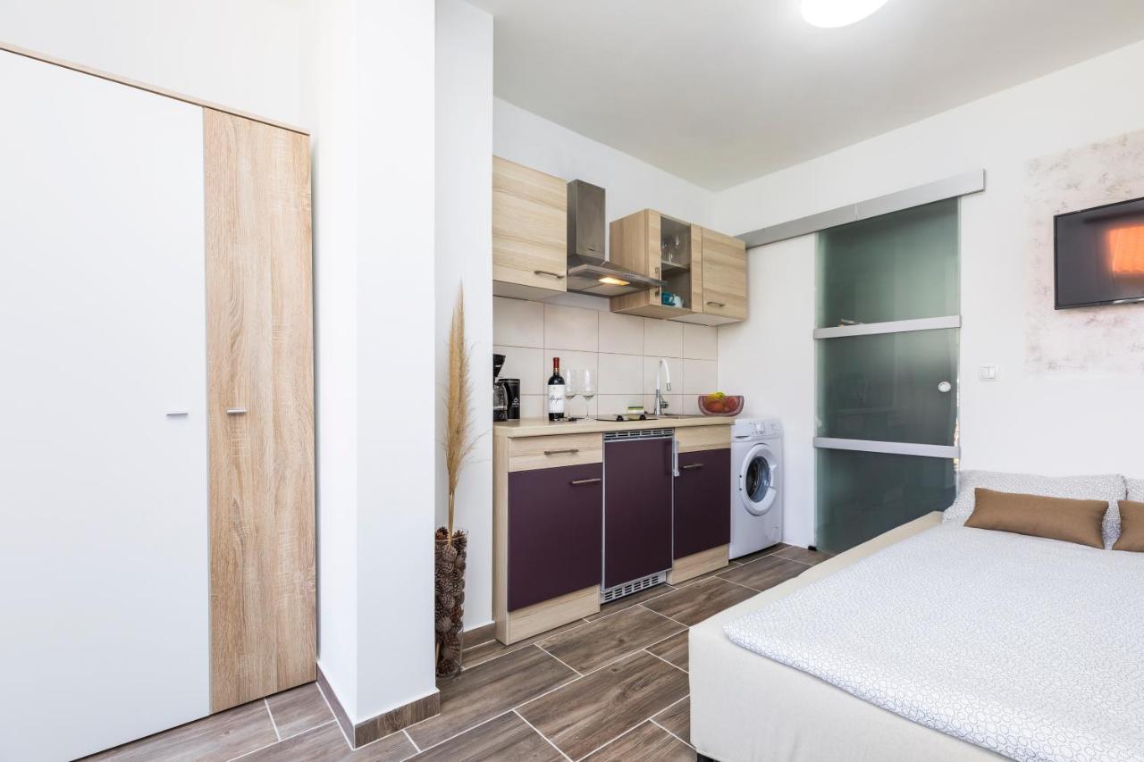 Studio Apartment Pinetree - Mali Lošinj Esterno foto